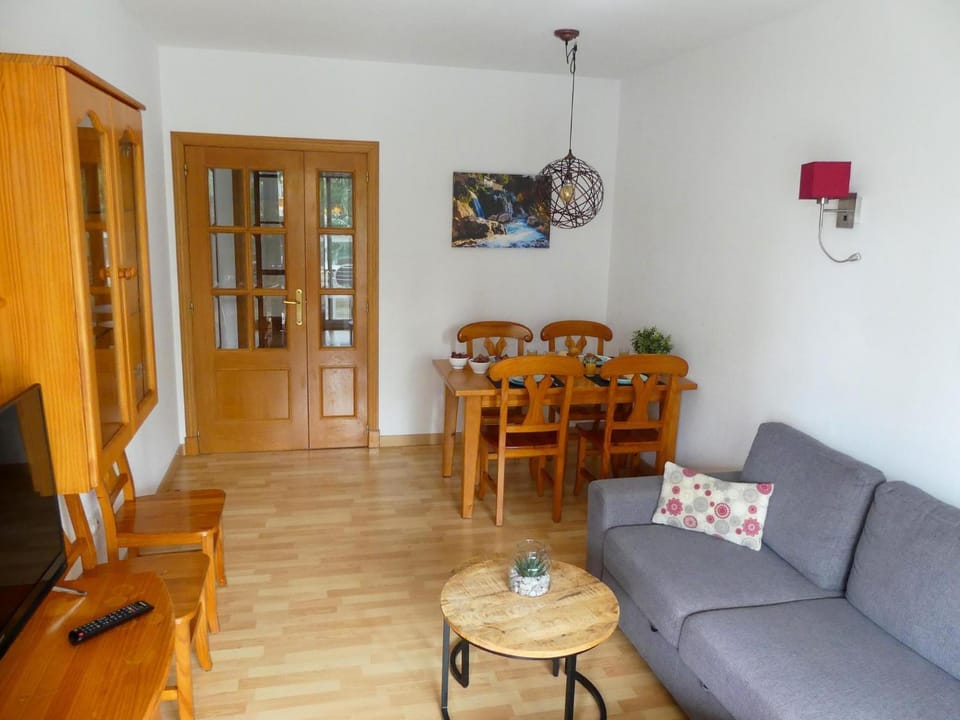 2 bedroom apartment comfort with airconditioning - max 6 guests Apartment in Benidorm