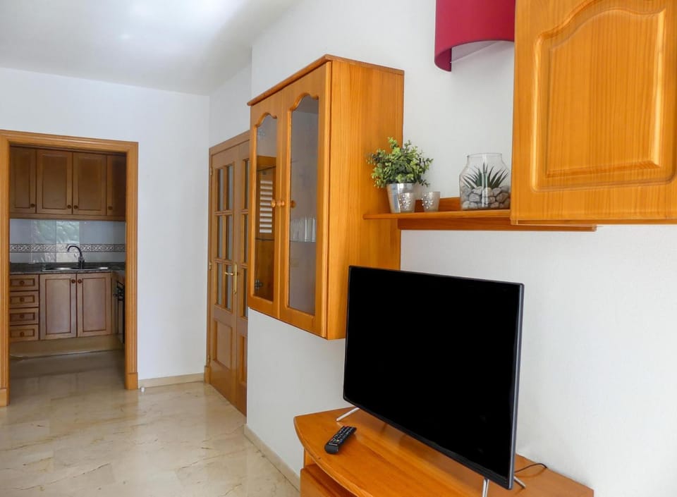 1 bedroom apartment with airconditioning and bath - max 4 guests Apartment in Benidorm