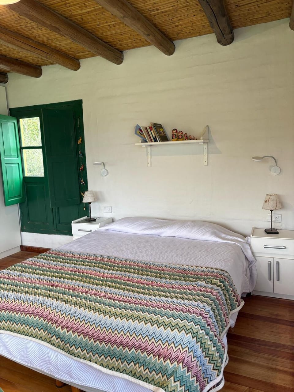 Bed, Photo of the whole room, Bedroom, internet
