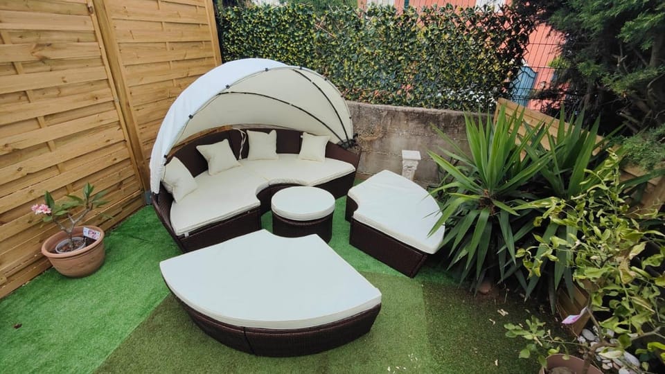 Nice Renovated Studio With Garden Pool Air Conditioning 4 Sleeps Apartment in Nice
