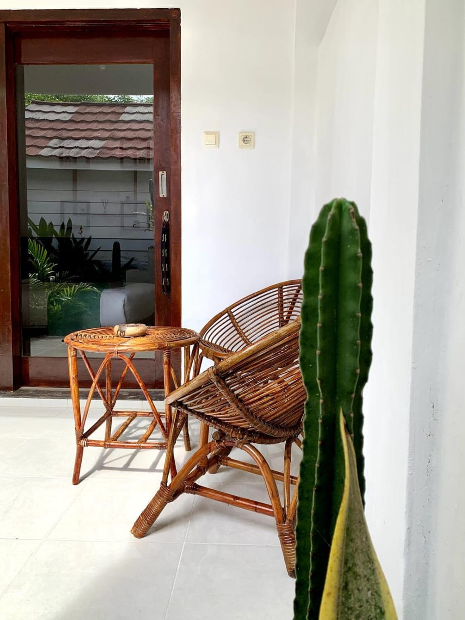 Patio, Day, Garden, Seating area, Garden view