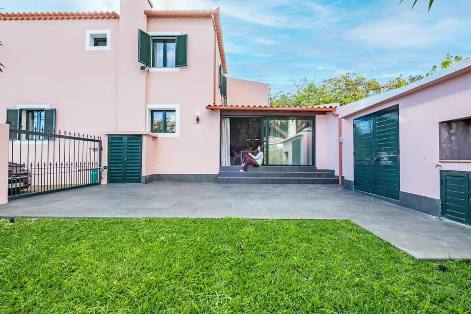 Property building, Garden