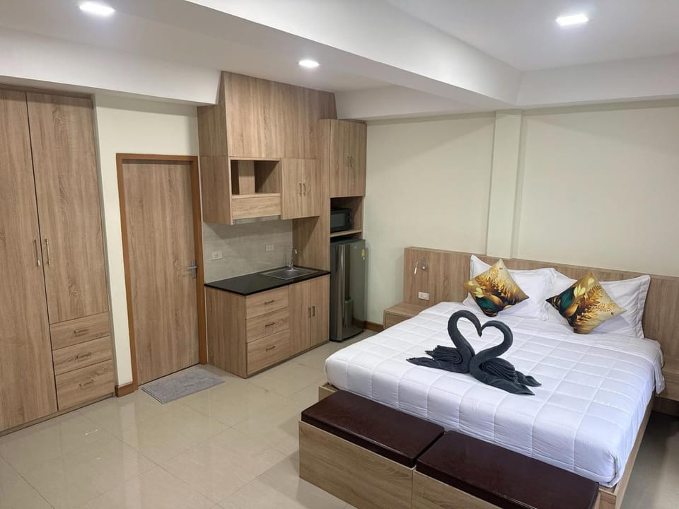 Bed, Kitchen or kitchenette, Photo of the whole room, Bedroom, wardrobe