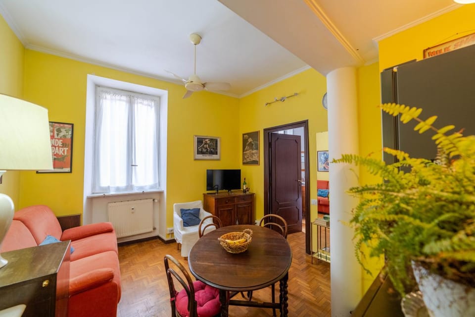Communal lounge/ TV room, Living room, Seating area, Dining area