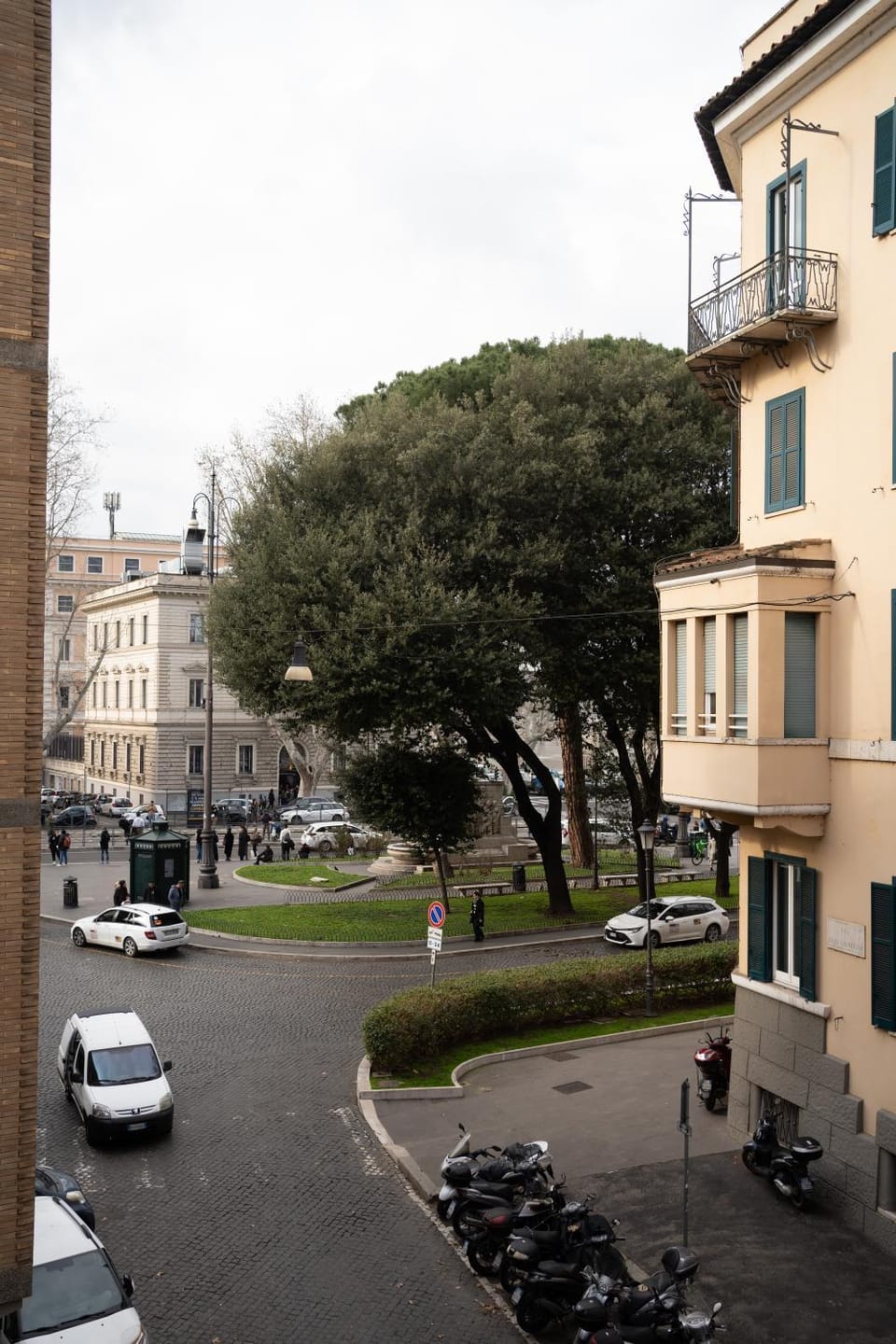 Day, Neighbourhood, Street view, Location