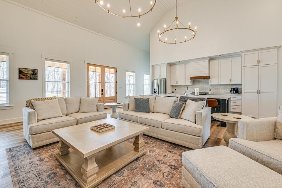 Nolin Lake Views: Spacious Home in Clarkson! House in Nolin Lake