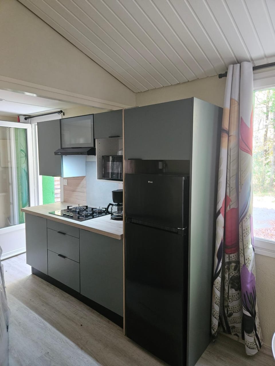 Kitchen or kitchenette, dishwasher, pet friendly, stove