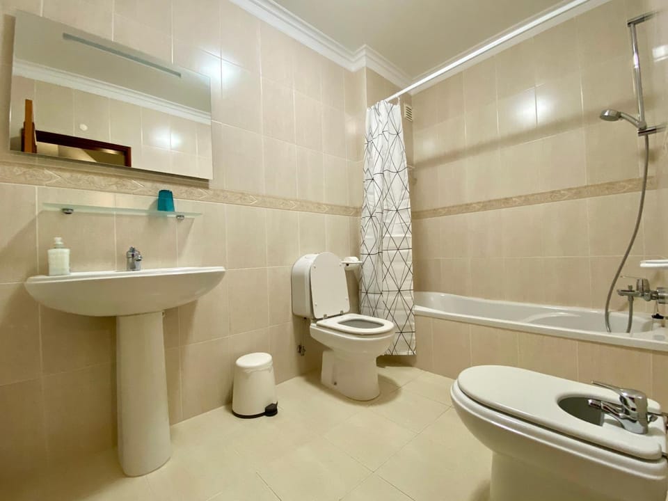 Shower, Toilet, Bathroom, Bath, bidet, hair dryier, towels