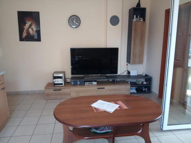 Communal lounge/ TV room, TV and multimedia