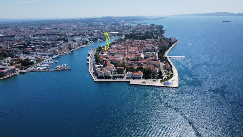 Bird's eye view, Location