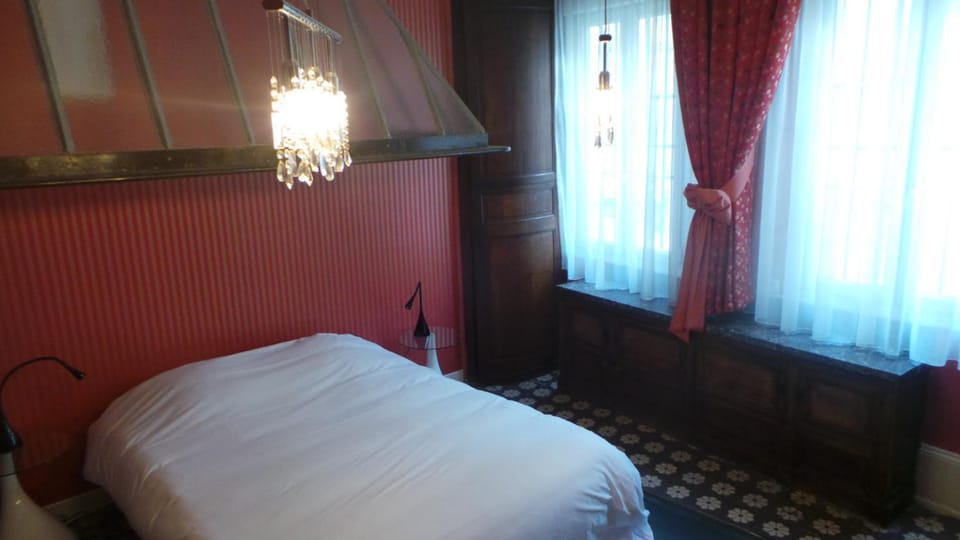Day, Photo of the whole room