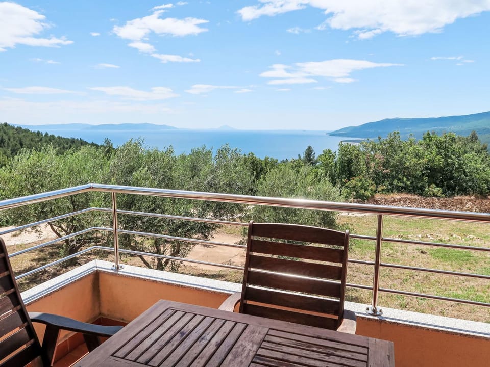 Apartment Orhideja und Magnolia-2 by Interhome Apartment in Istria County