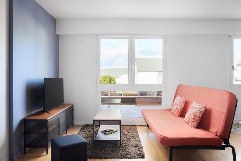 Communal lounge/ TV room, TV and multimedia, Living room