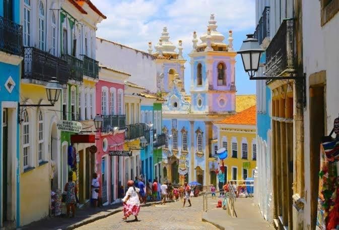 Yellow house 1 Bed and Breakfast in Salvador