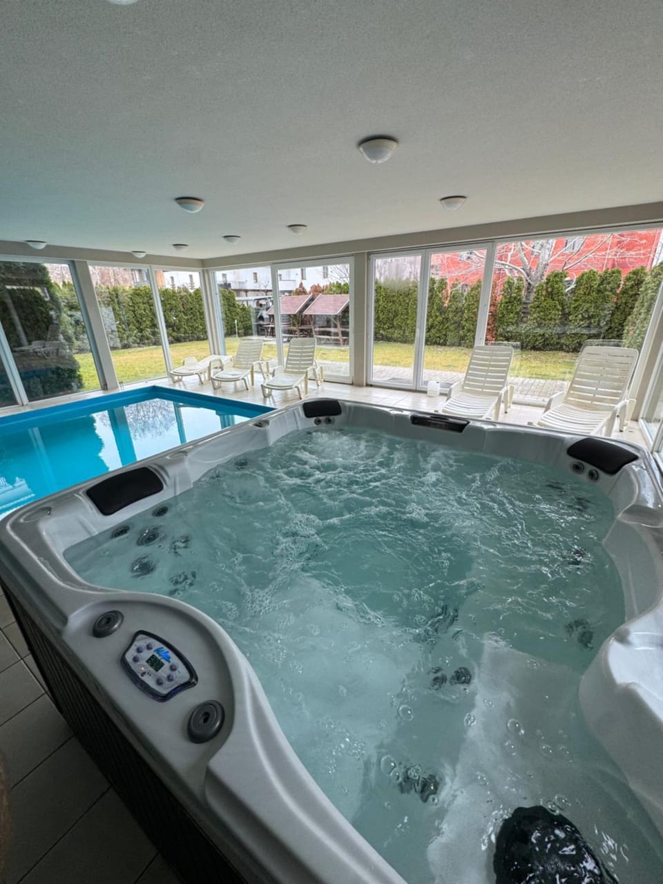 Hot Tub, Swimming pool