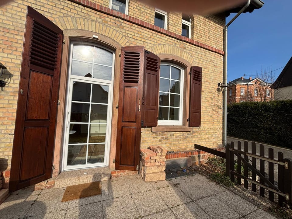 Facade/entrance, Balcony/Terrace