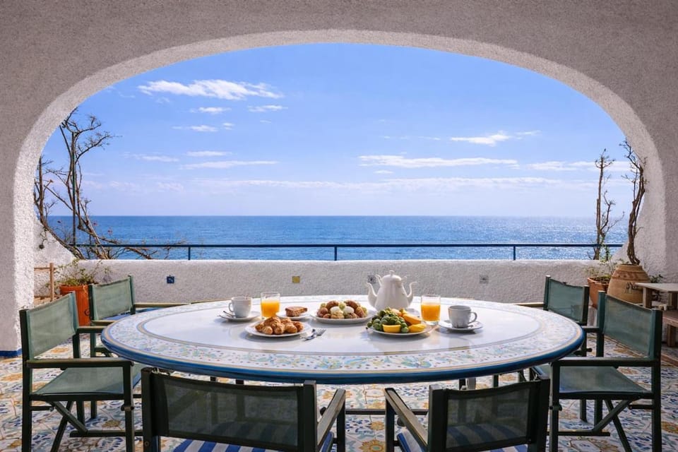 Patio, View (from property/room), Balcony/Terrace, Dining area, Sea view, Breakfast, Continental breakfast