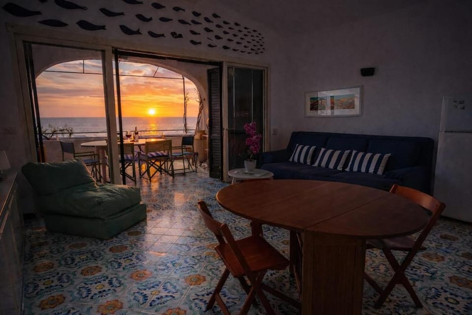 Balcony/Terrace, Living room, Dining area, Sea view