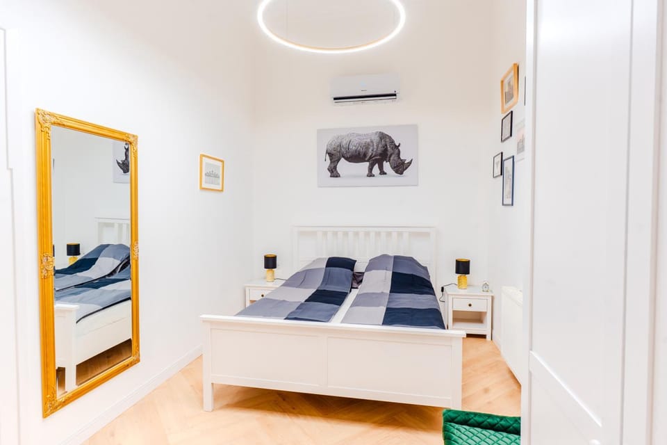 Bed, Photo of the whole room, Bedroom, heating, heating, air conditioner, air conditioner