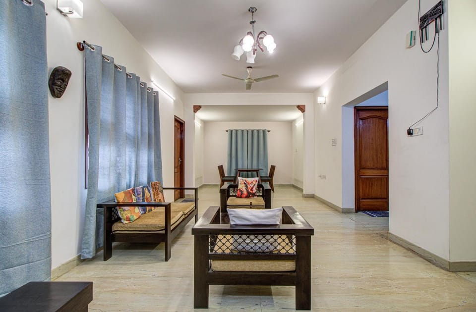 Communal lounge/ TV room, TV and multimedia, Living room, Seating area