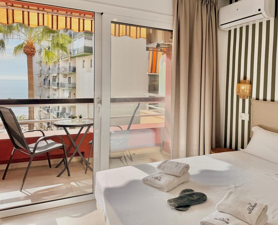 Marbella Beachfront Studio - EaW Homes Apartment in Marbella