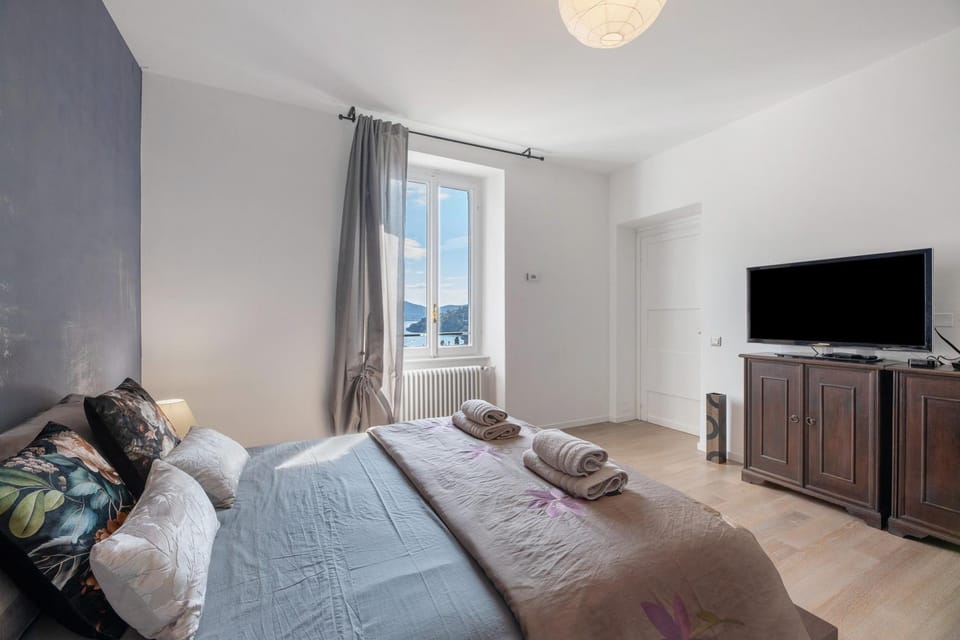 Property building, Living room, Bedroom