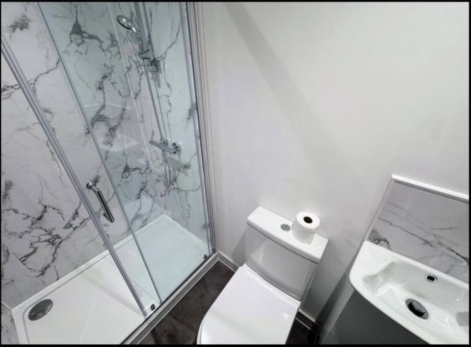 Canterbury City Combined Luxury apartments with Hot Tub Apartment in Canterbury