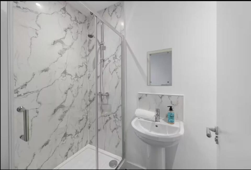 Canterbury City Combined Luxury apartments with Hot Tub Apartment in Canterbury
