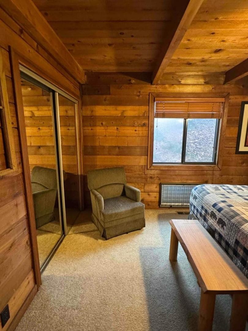 Luxury Cabin HotTub, Hiking, Fire Pit, Game Room Cabin in Georgia