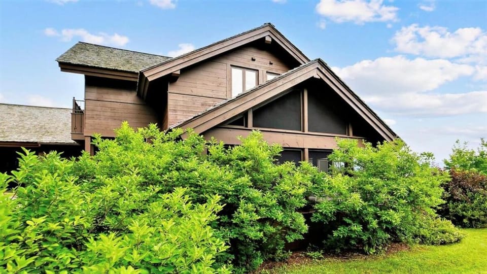 Luxury Villa at Stowe & Trapp with Exceptional Mountain Views & Resort Amenities Villa in Stowe