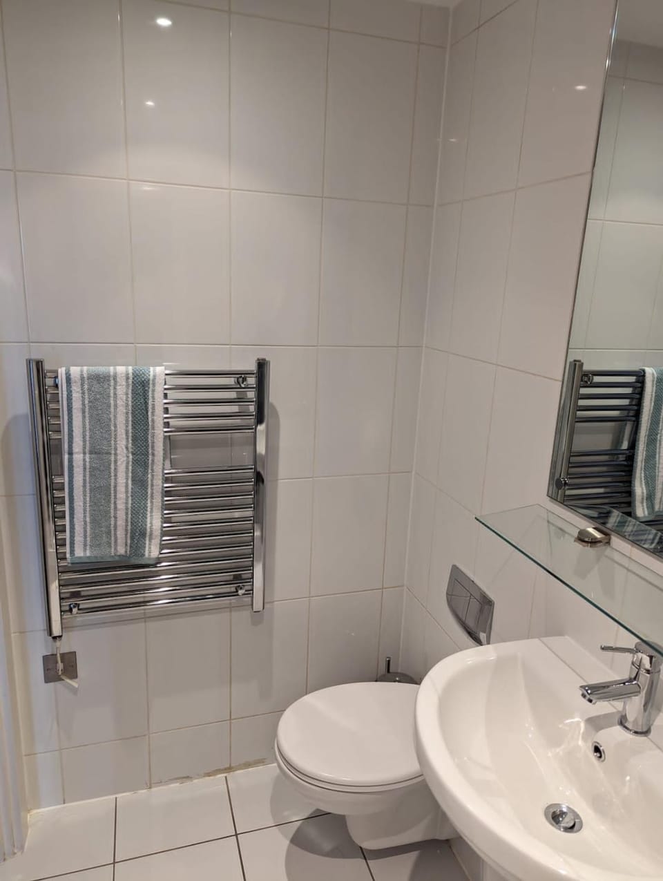 Shower, Toilet, Bathroom, towels