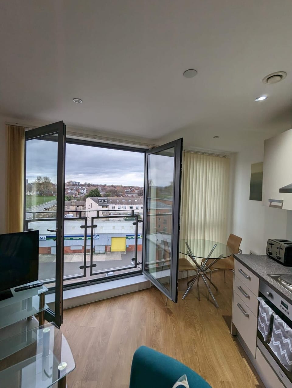 View (from property/room), Kitchen or kitchenette, Living room, Seating area, Dining area, stove