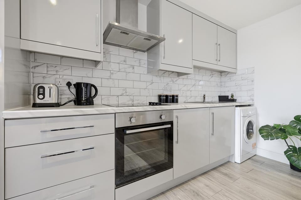 Coffee/tea facilities, Kitchen or kitchenette, dishwasher, pet friendly, stove, toaster, washing machine, dryer