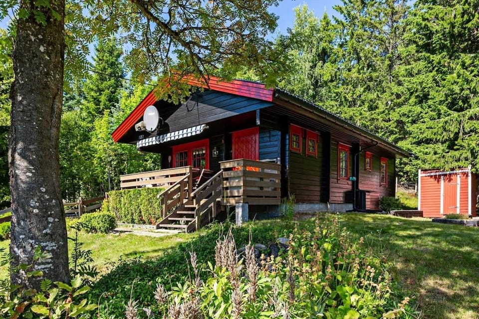 Cottage w Wilderness Feeling 20 min from airport House in Viken, Norway