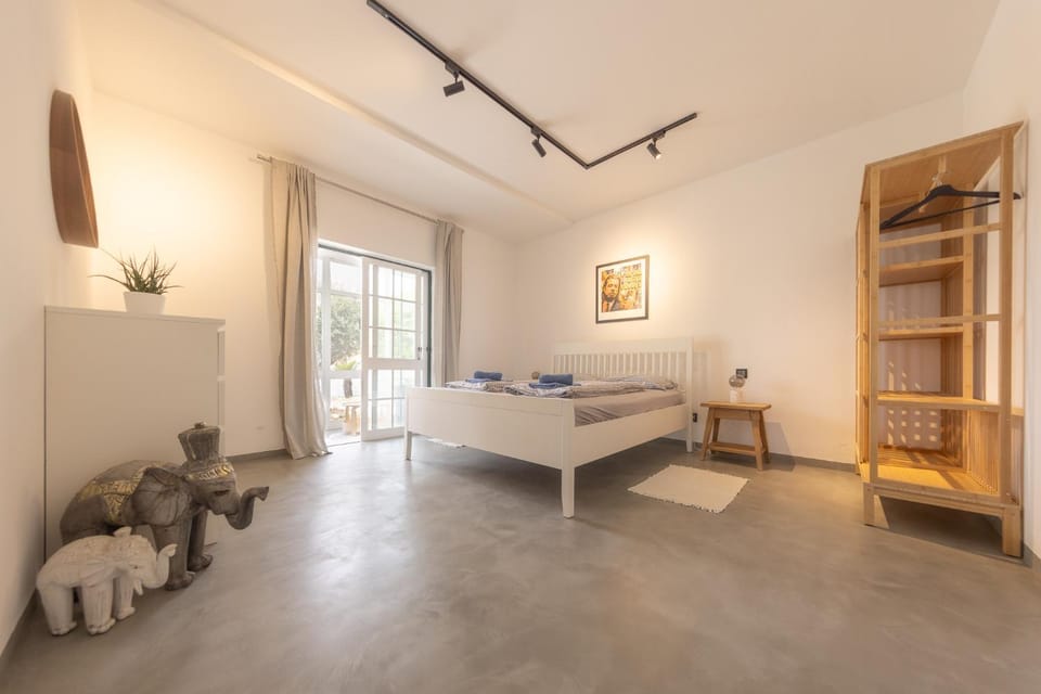 Living Lodge Portugal Bed and Breakfast in Faro District