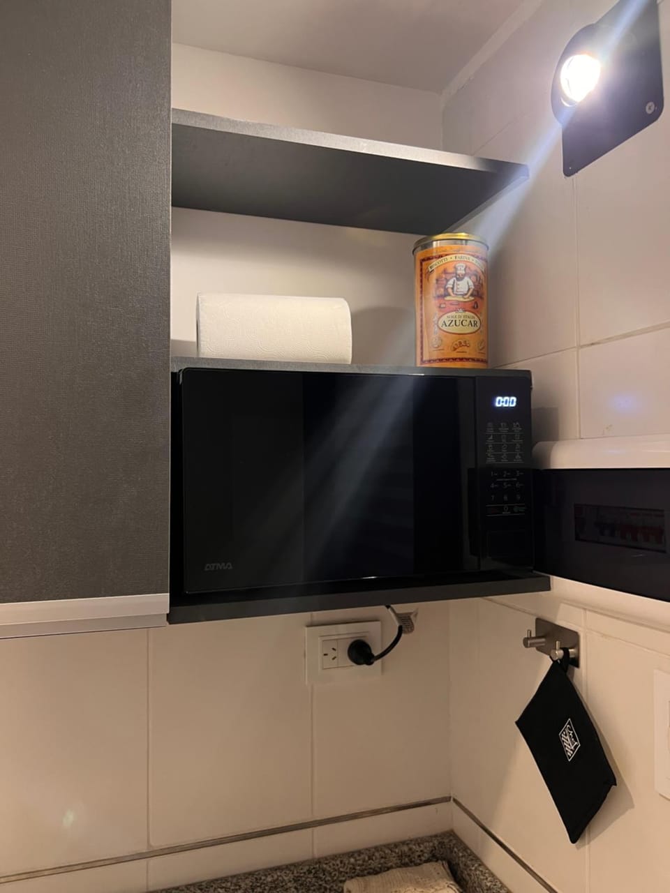 Kitchen or kitchenette, microwave, kitchen