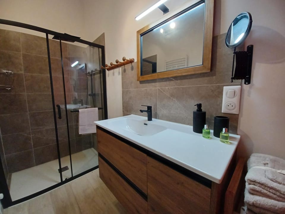 Shower, Bathroom