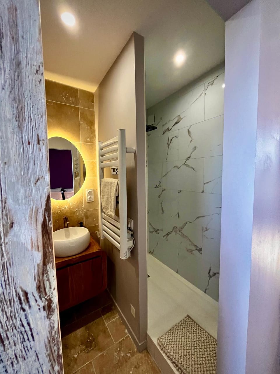 Wisteria Villa - Nuit Enchantée, Ecully Bed and Breakfast in Tassin-la-Demi-Lune