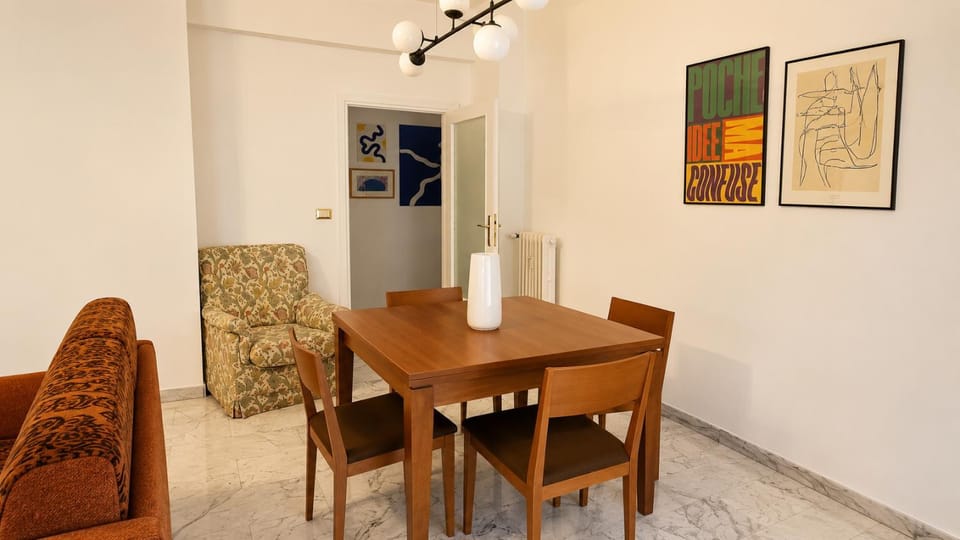 Paola' s home-terrace and metro Apartment in Rome