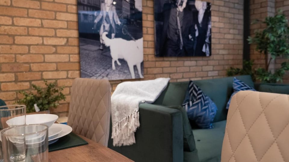 Spacious, Industrial, Zone 1, 2 Bed Central London Apartment in London Borough of Southwark