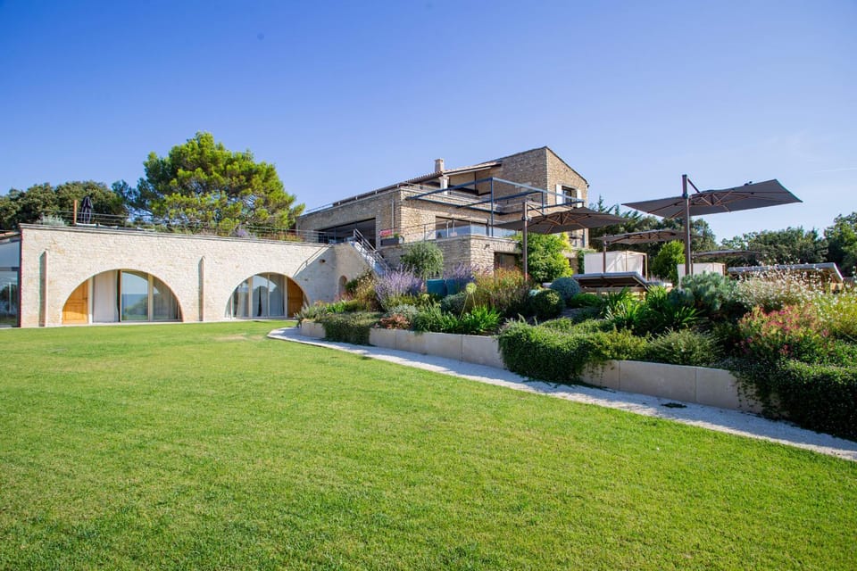 Luxury 4-bedroom villa - pool Villa in Gordes