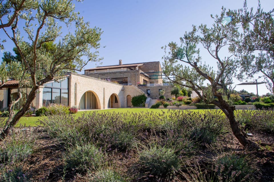 Luxury 4-bedroom villa - pool Villa in Gordes