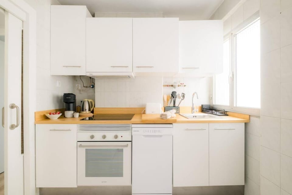 Casa Jesús | PS5 | Juegos Niños | WiFi | 6 Pax Apartment in Zaragoza
