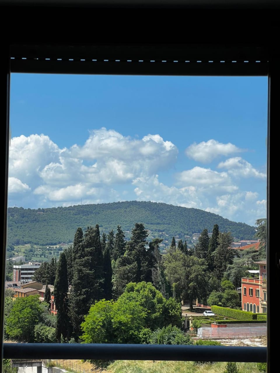 Panoramic King Room with City & Nature Views, 2-Min Walk to Minimetro Vacation rental in Perugia