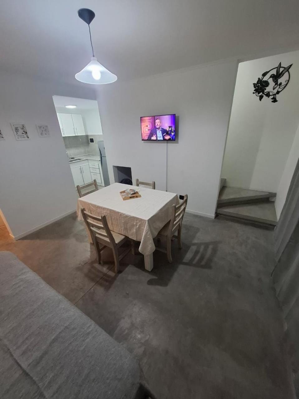 TV and multimedia, Living room, Seating area, Dining area