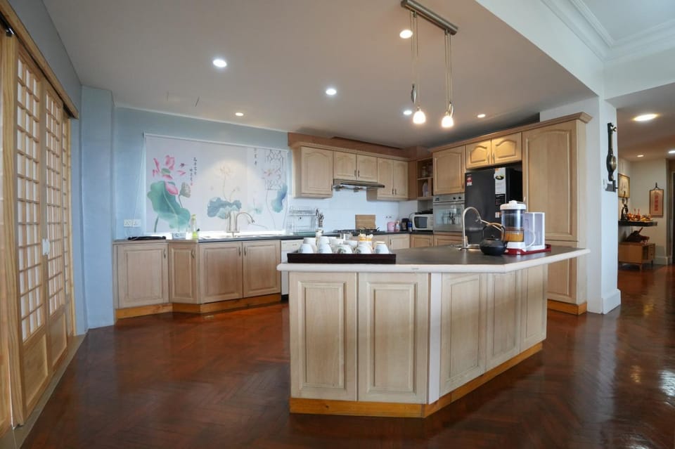 Coffee/tea facilities, Kitchen or kitchenette, Kitchen or kitchenette, minibar, stove