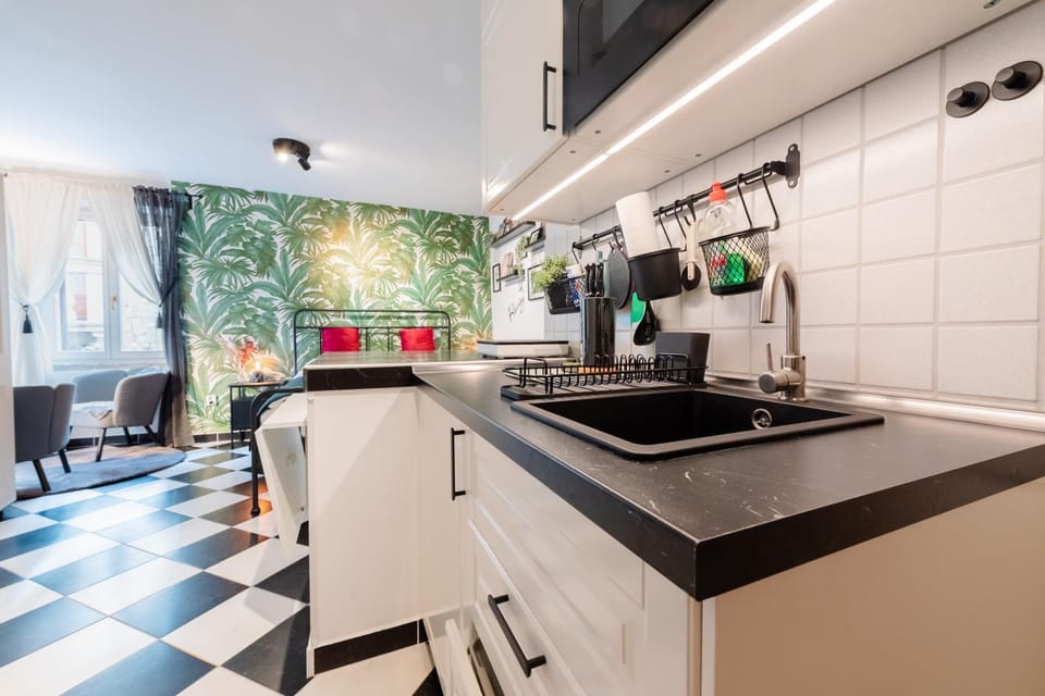 Kitchen or kitchenette