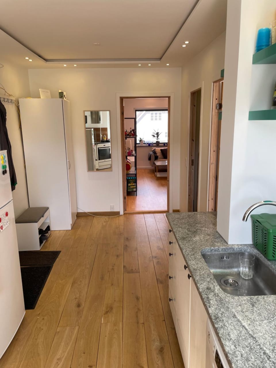 Kitchen or kitchenette, dishwasher