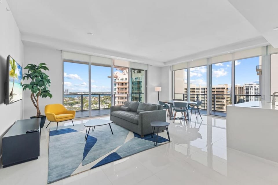 High Rise Ocean View Condo 2BR 2.5BA Apartment in Riviera Beach