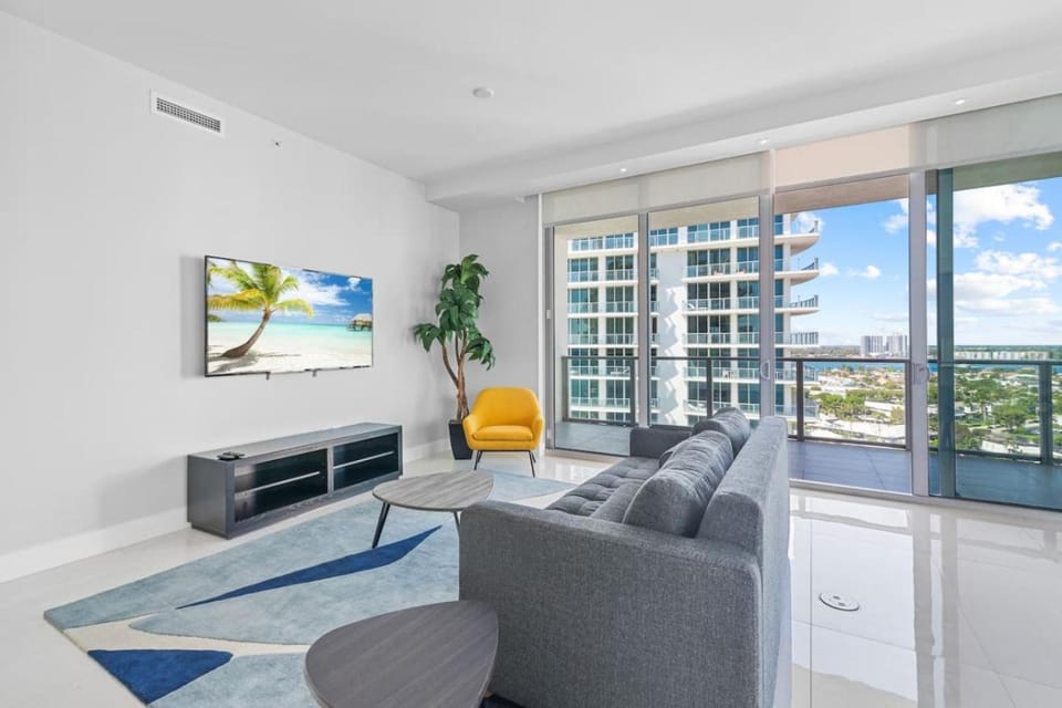 High Rise Ocean View Condo 2BR 2.5BA Apartment in Riviera Beach